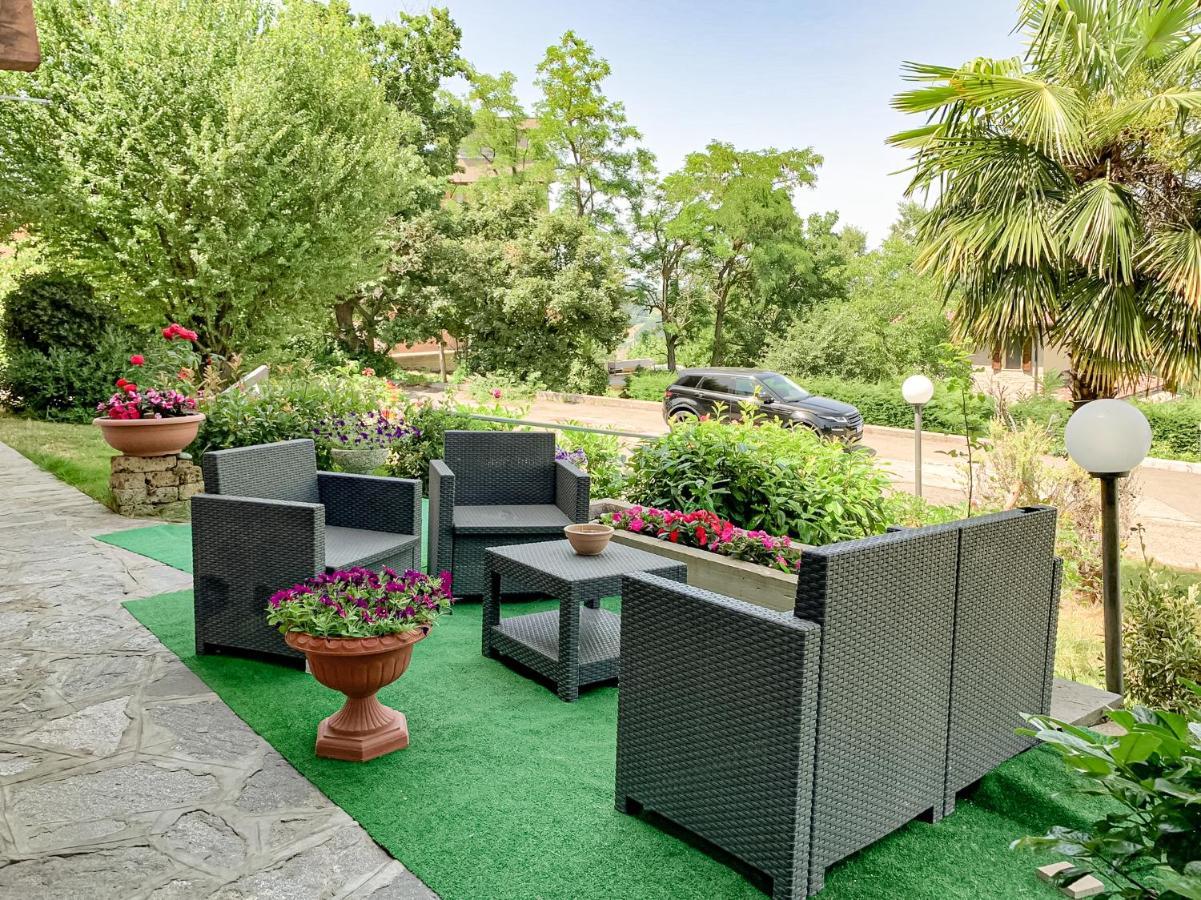 La Locanna Hotel Serramazzoni ภายนอก รูปภาพ