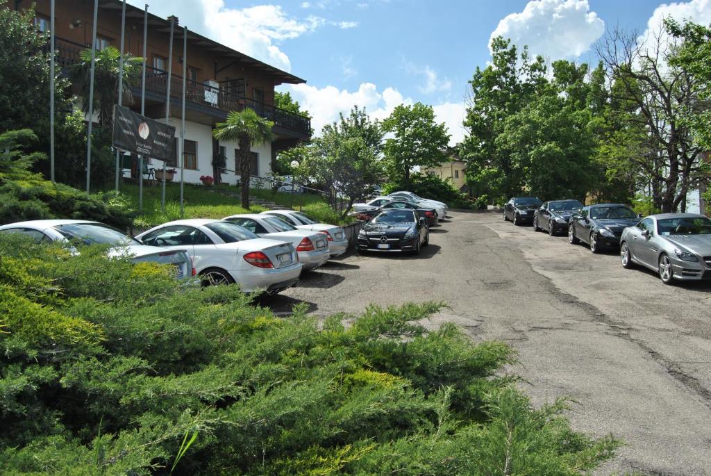 La Locanna Hotel Serramazzoni ภายนอก รูปภาพ